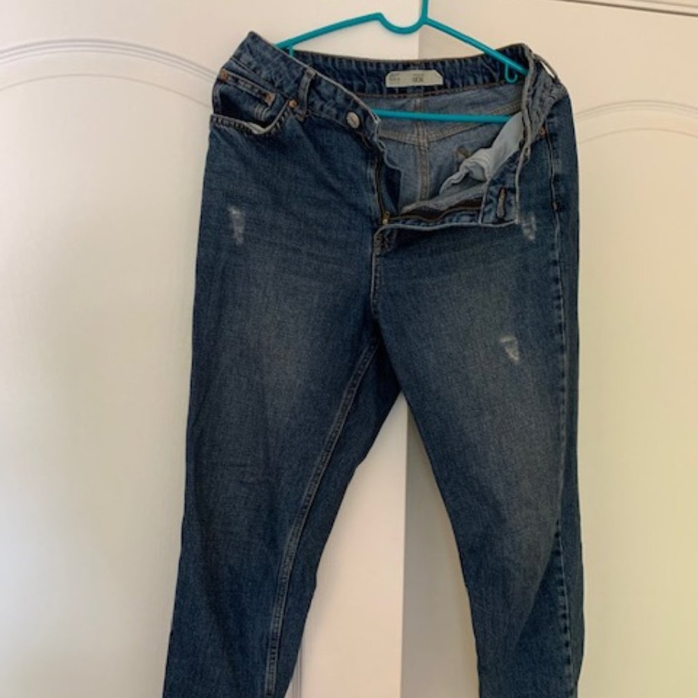 Topshop Boyfriend Jeans (slightly distressed)